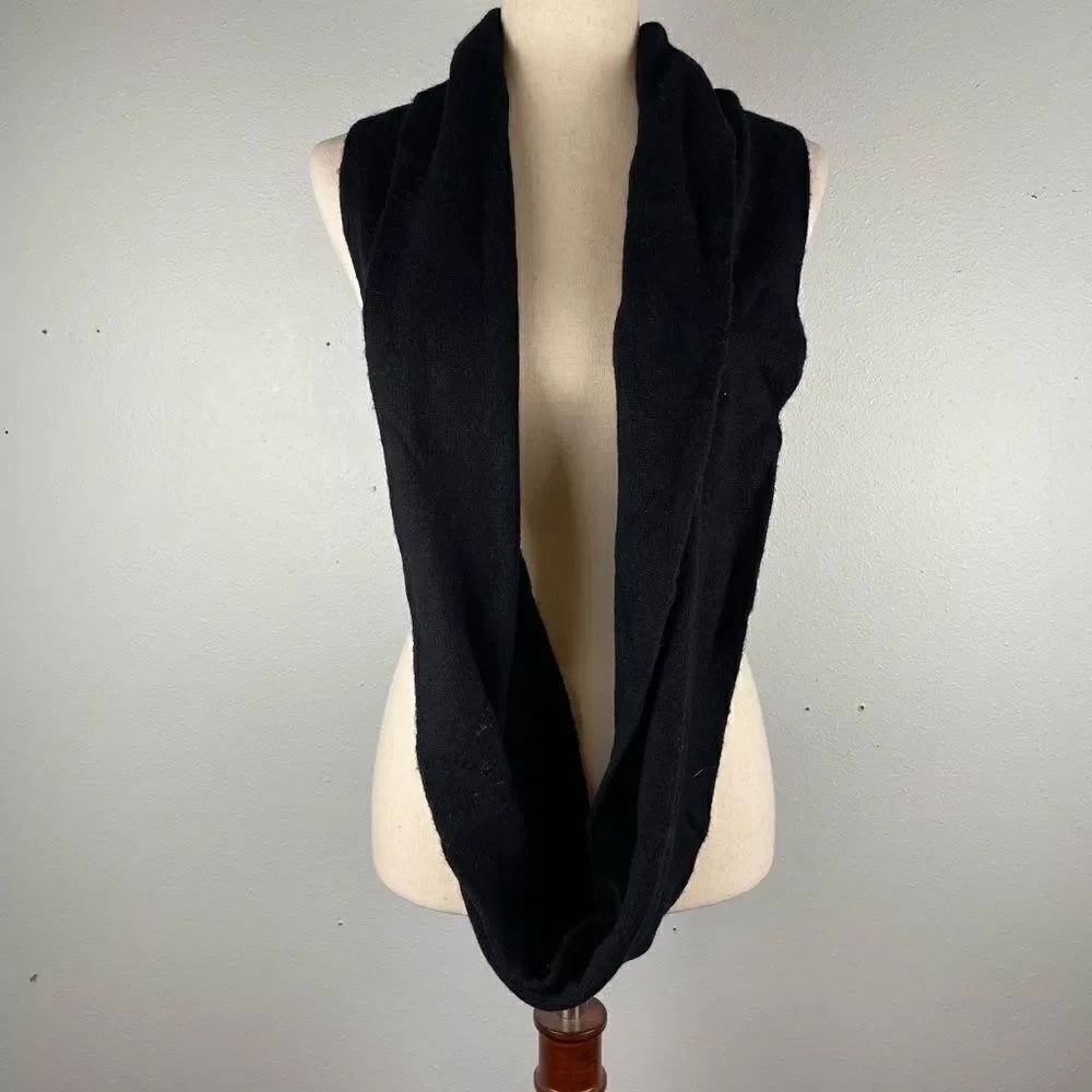 NWT JC Penney Reversible Wear 3-Way Infinite Scarf
